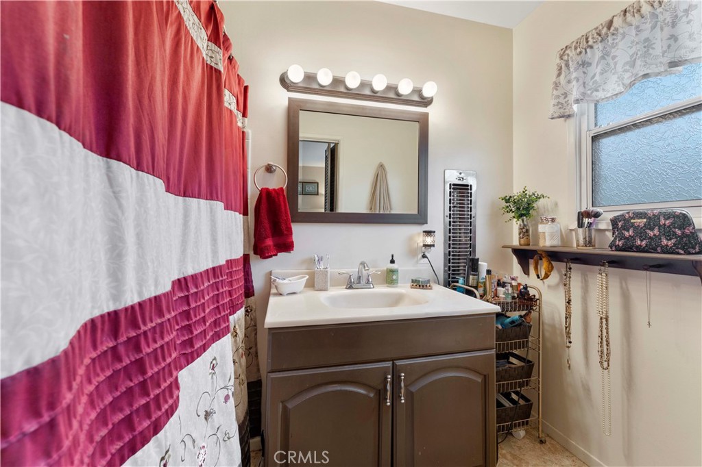 440 E Bennett Avenue