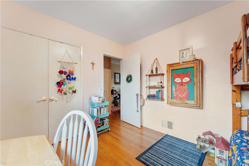 440 E Bennett Avenue