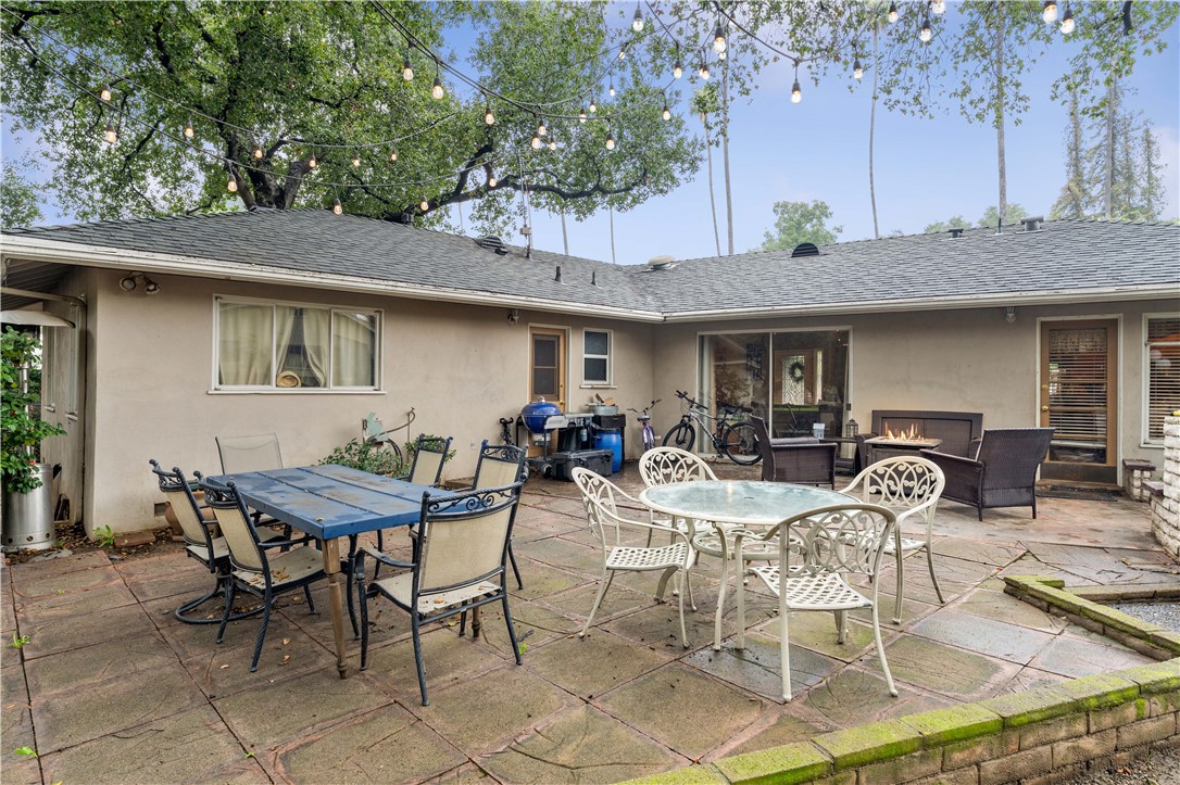 440 E Bennett Avenue