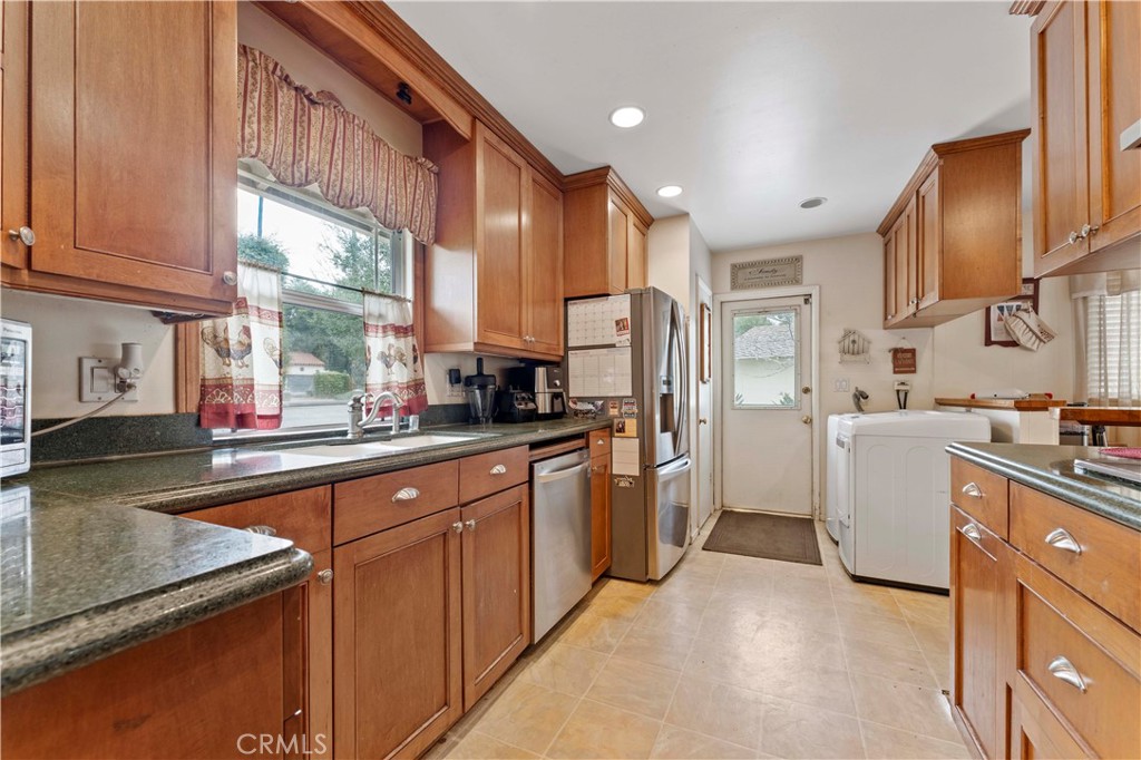 440 E Bennett Avenue