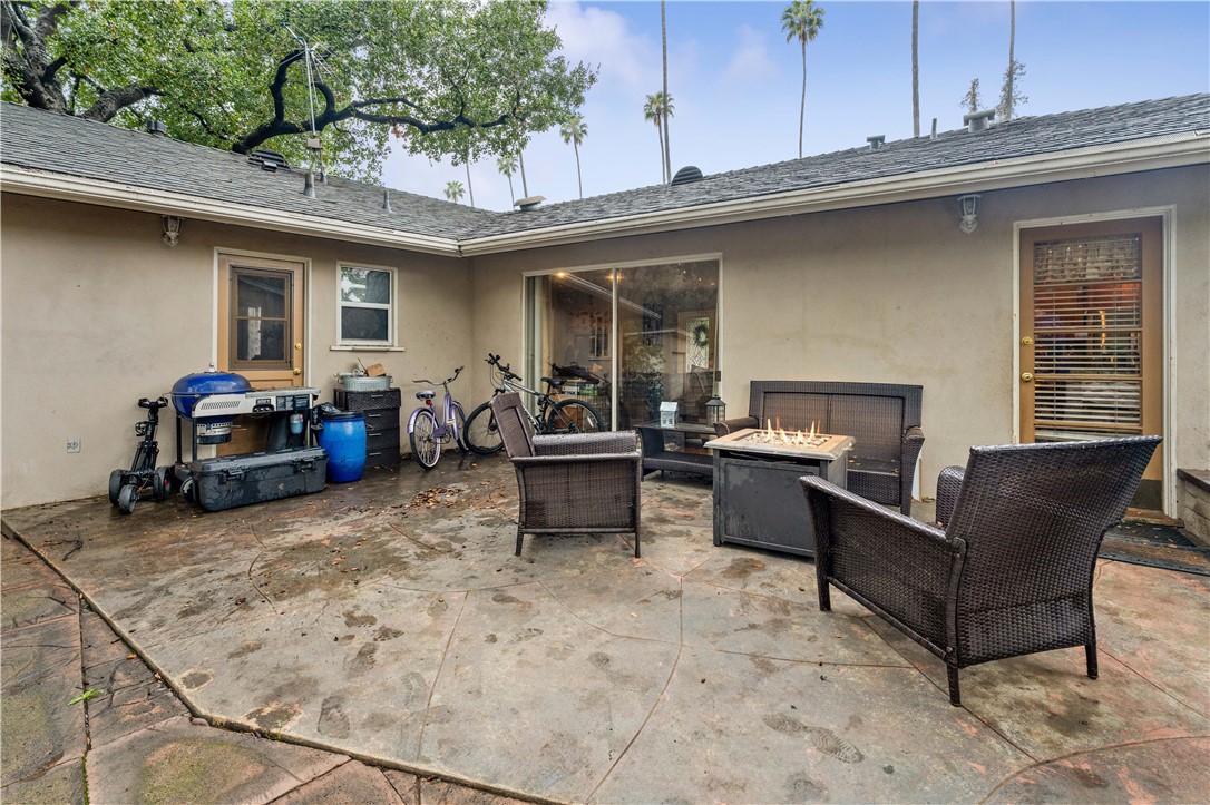 440 E Bennett Avenue