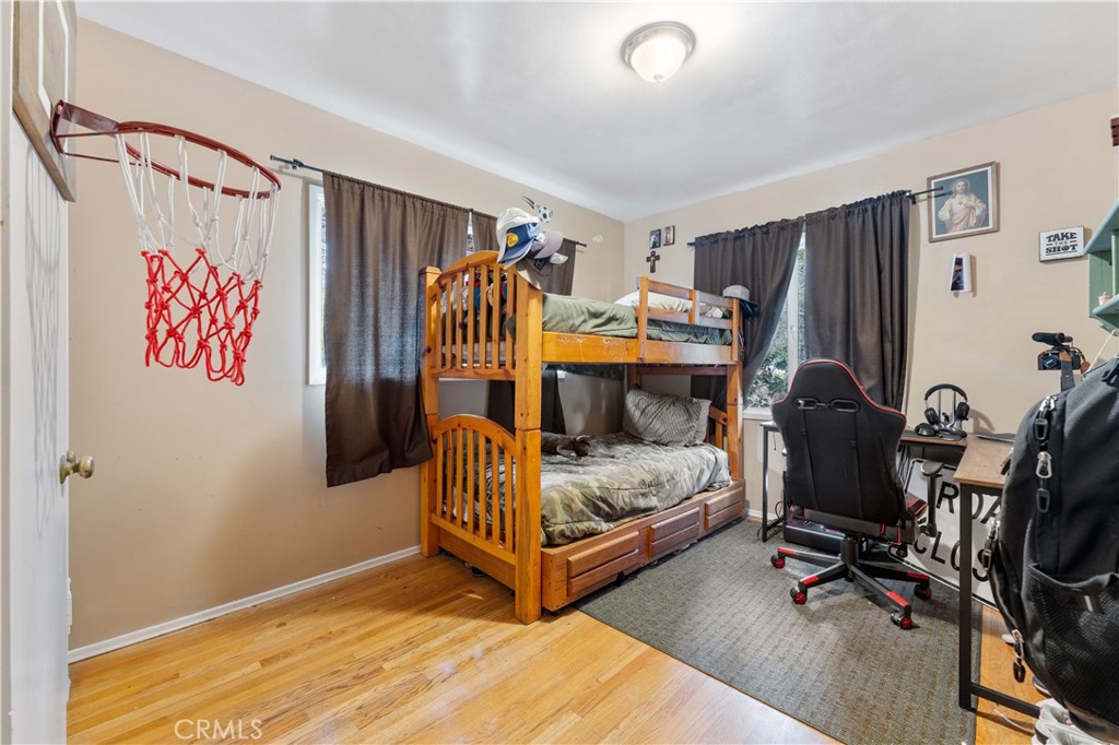 440 E Bennett Avenue