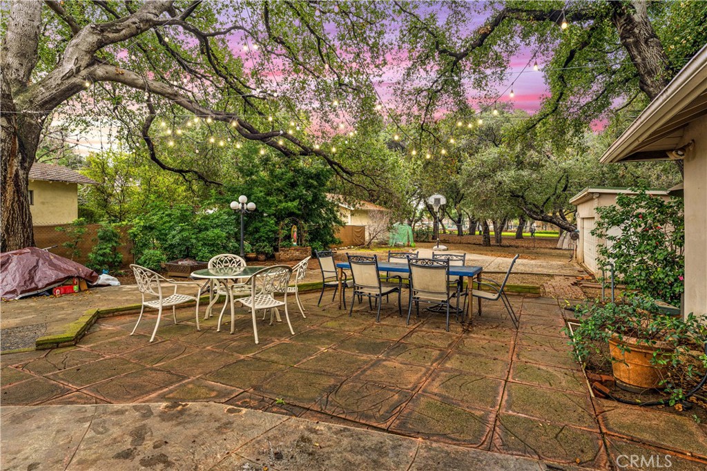 440 E Bennett Avenue