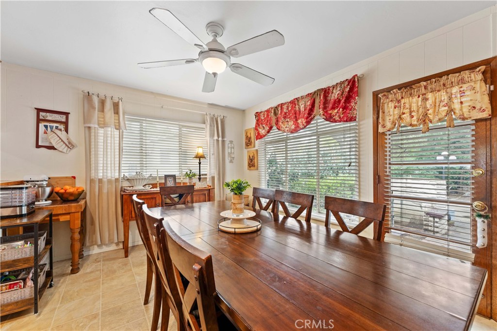 440 E Bennett Avenue