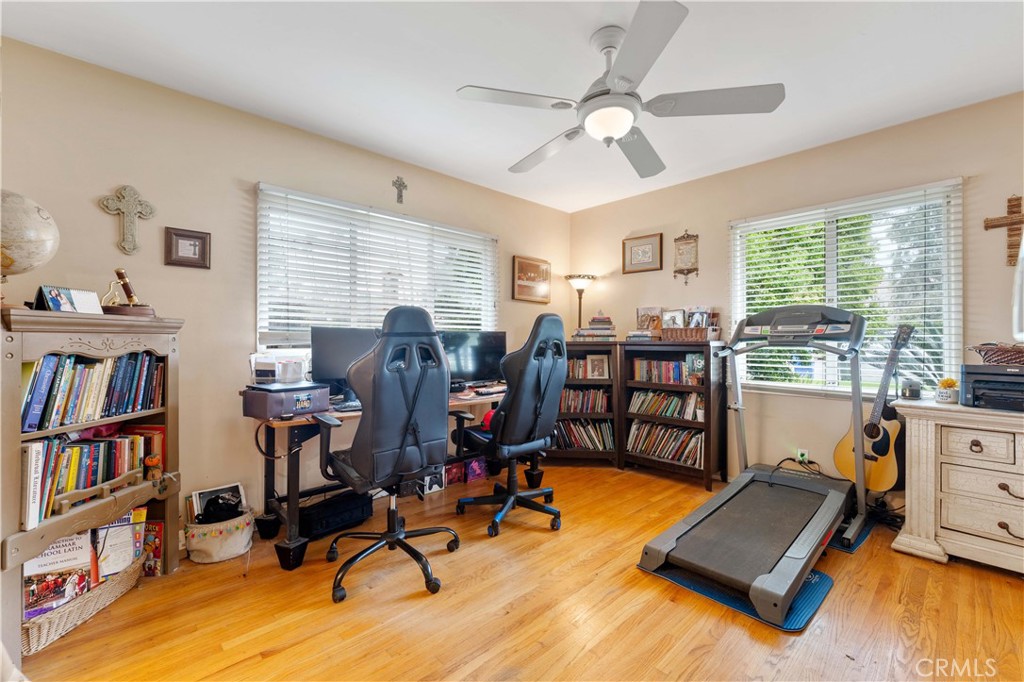 440 E Bennett Avenue