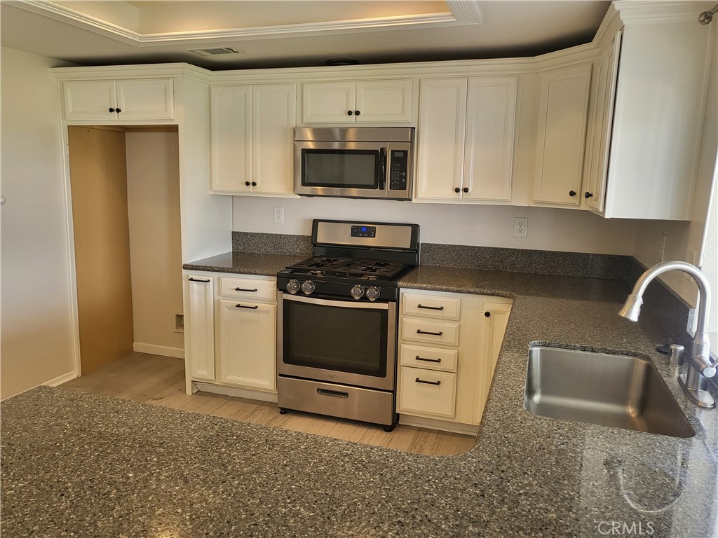 13600 La Villa Drive