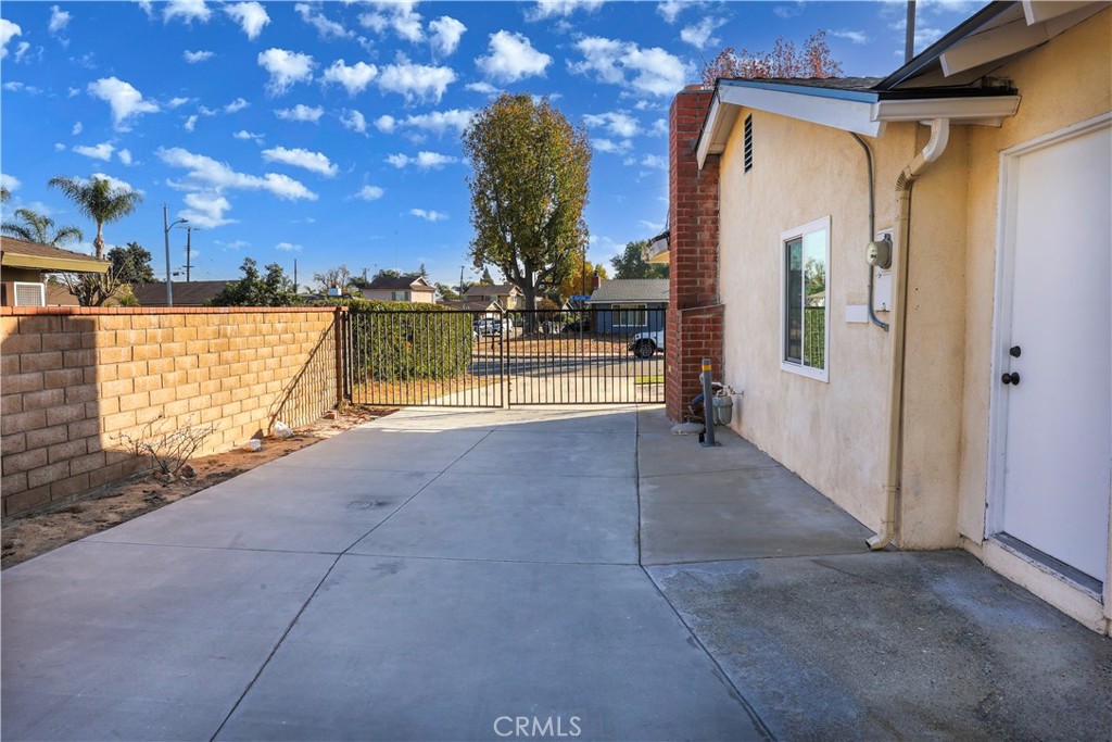 4586 Harrison Street