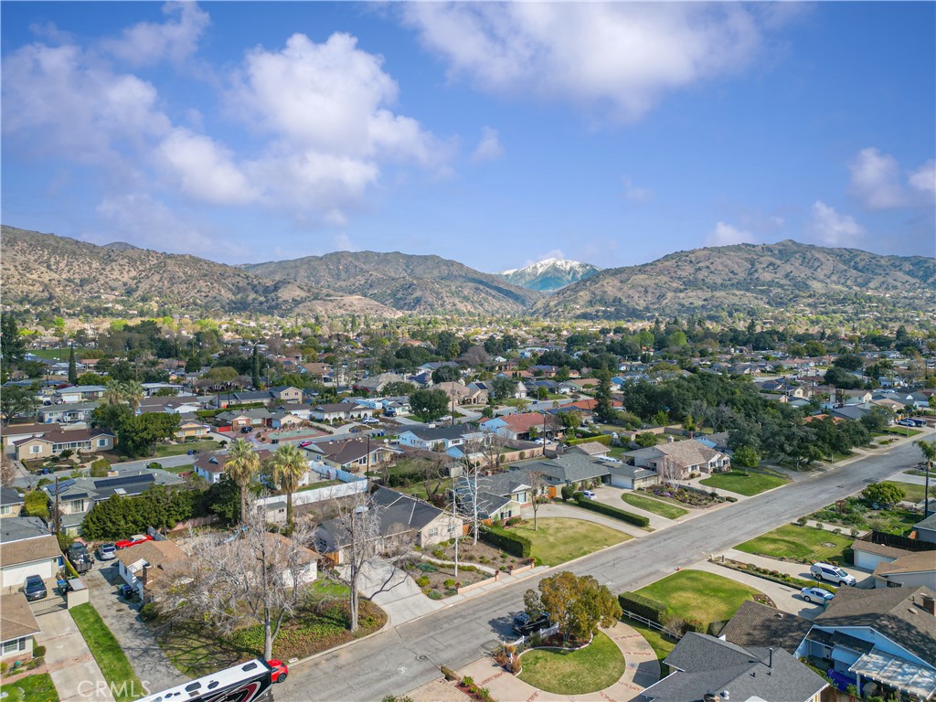 735 E Mountain View Avenue