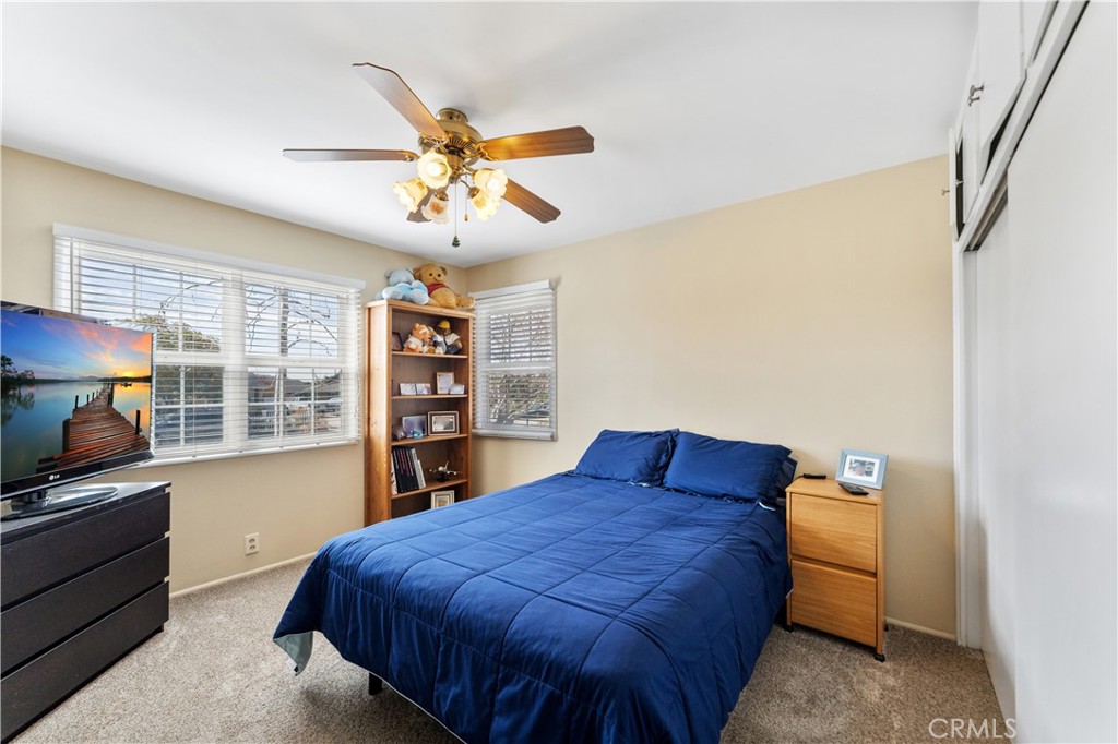 735 E Mountain View Avenue