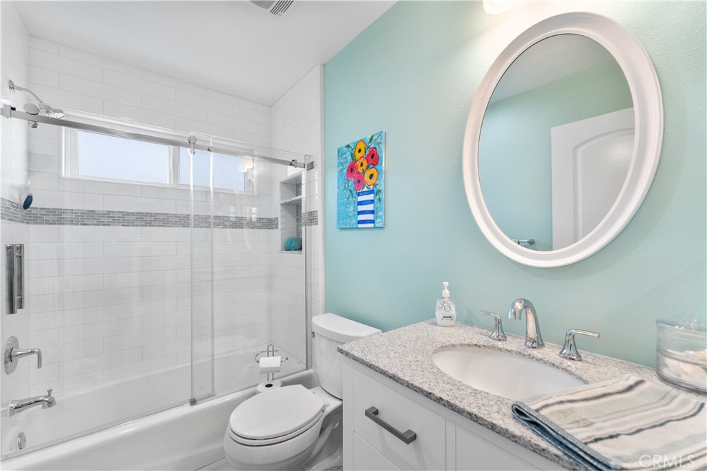 735 E Mountain View Avenue