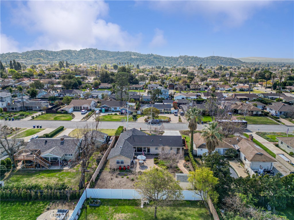 735 E Mountain View Avenue