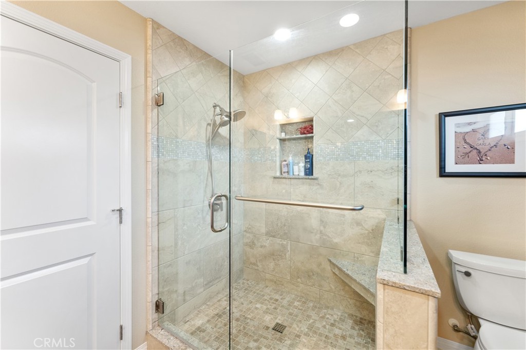 735 E Mountain View Avenue