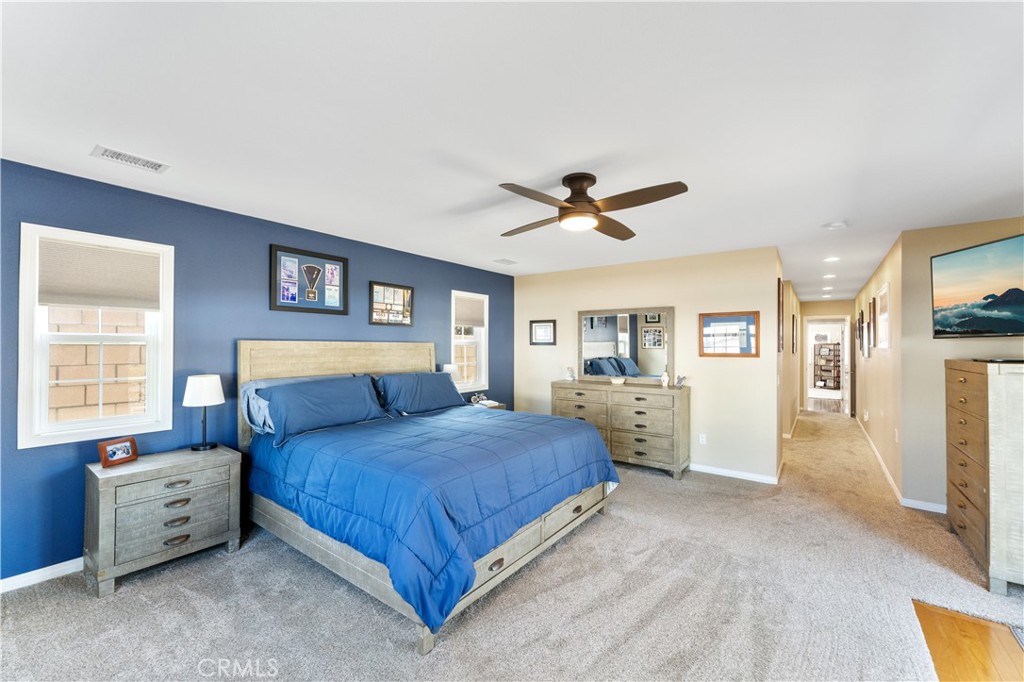 735 E Mountain View Avenue