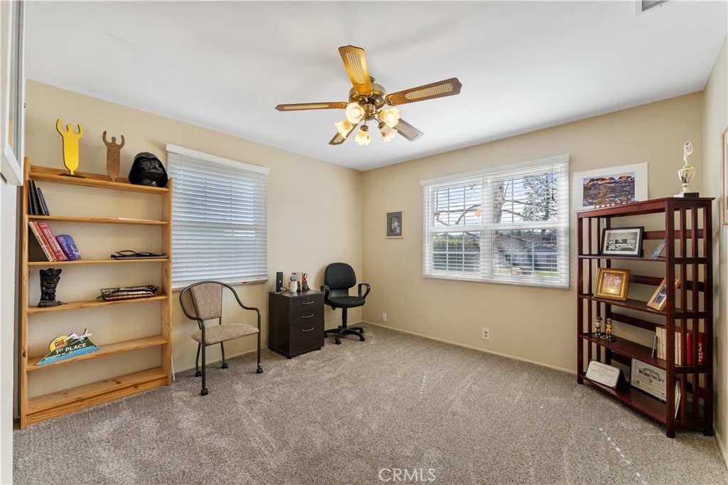 735 E Mountain View Avenue