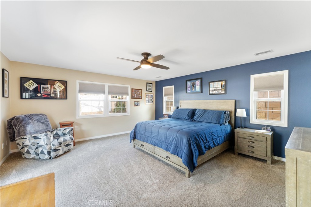 735 E Mountain View Avenue