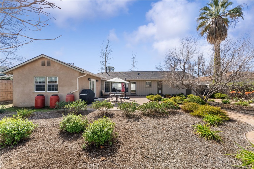 735 E Mountain View Avenue