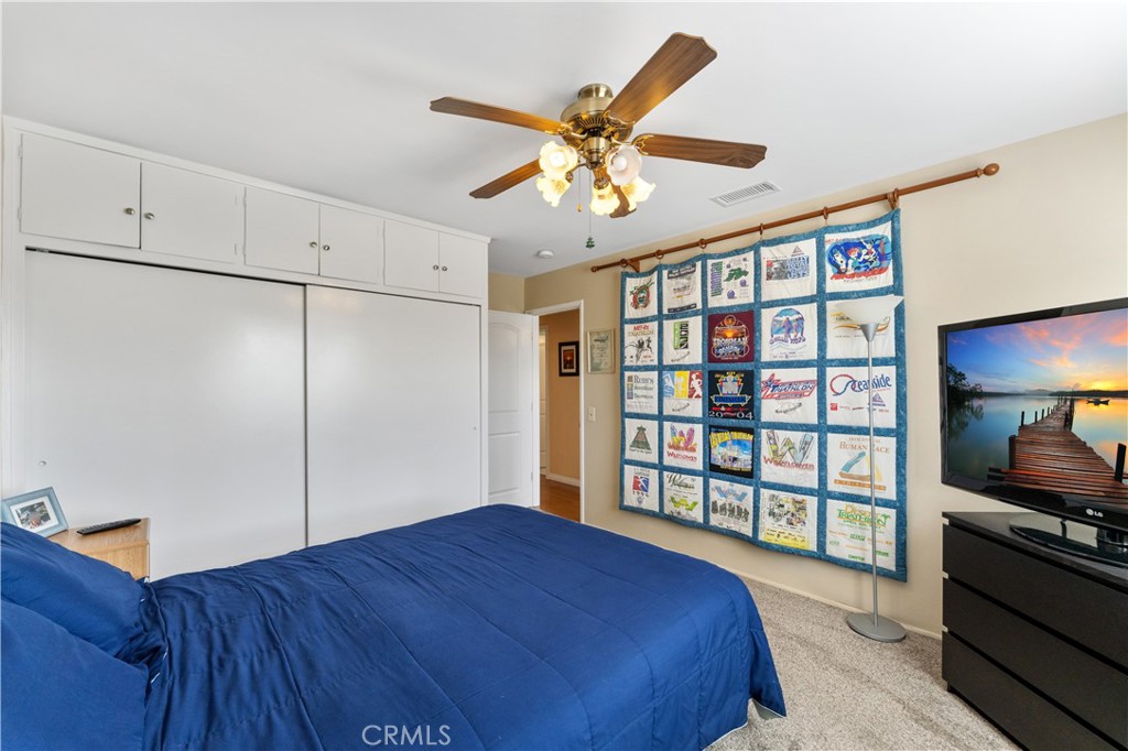 735 E Mountain View Avenue