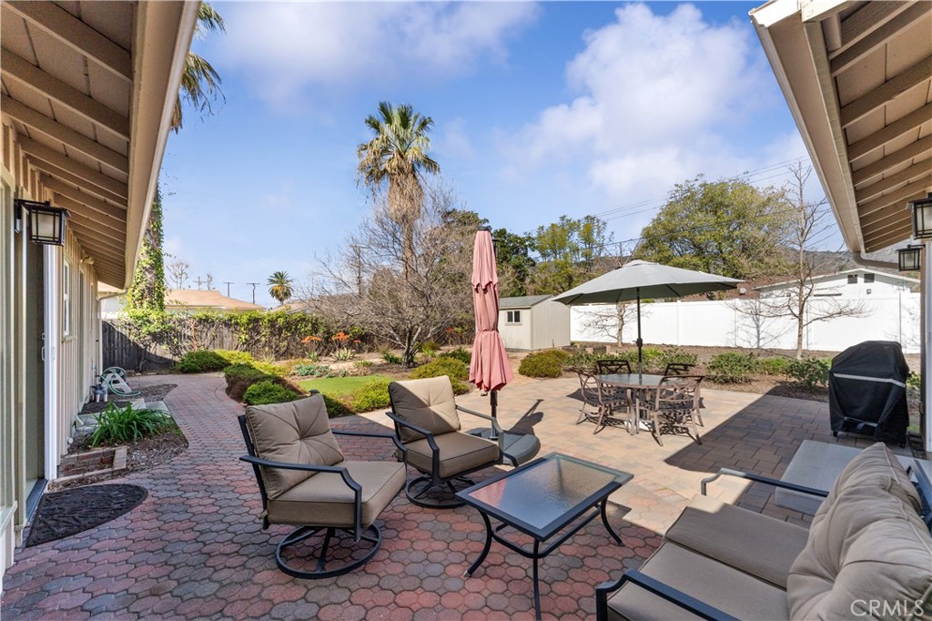 735 E Mountain View Avenue