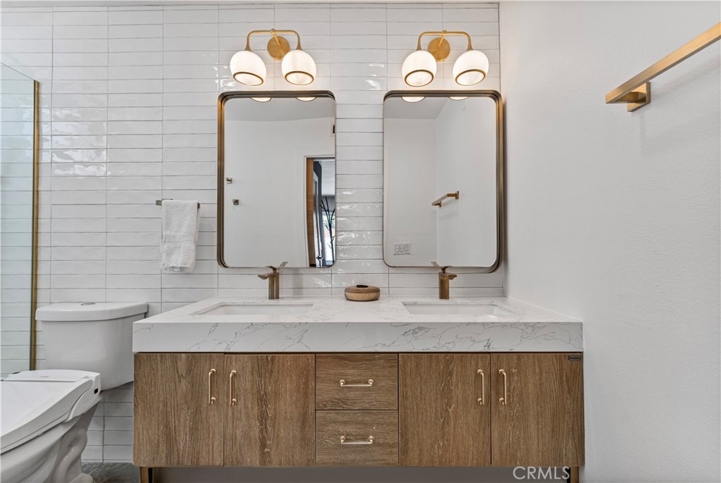 7520 Bobbyboyar Avenue