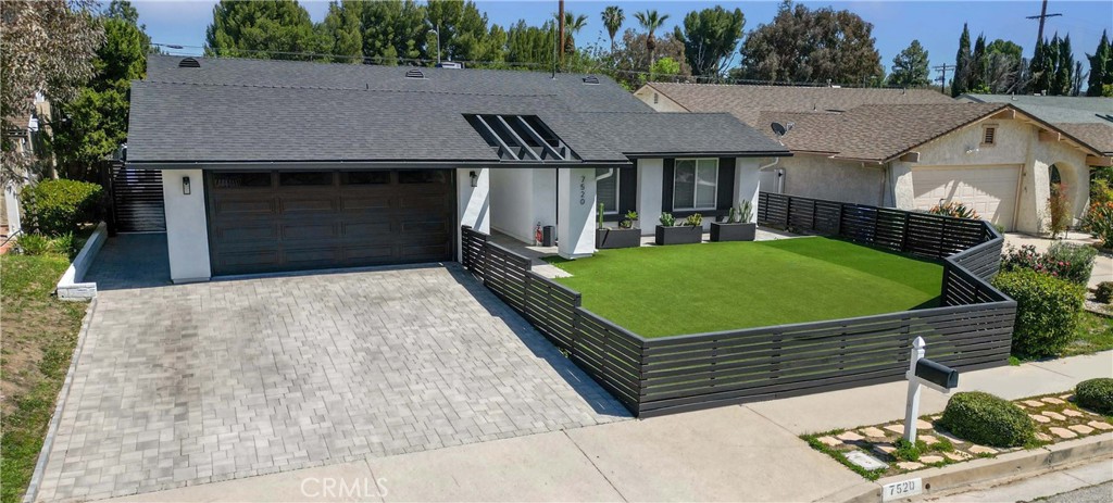 7520 Bobbyboyar Avenue