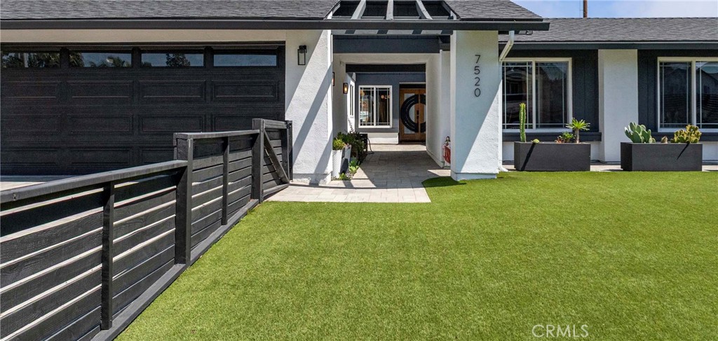 7520 Bobbyboyar Avenue