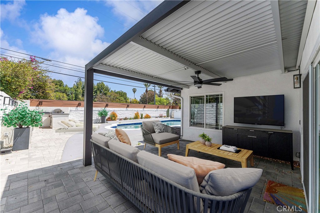 7520 Bobbyboyar Avenue