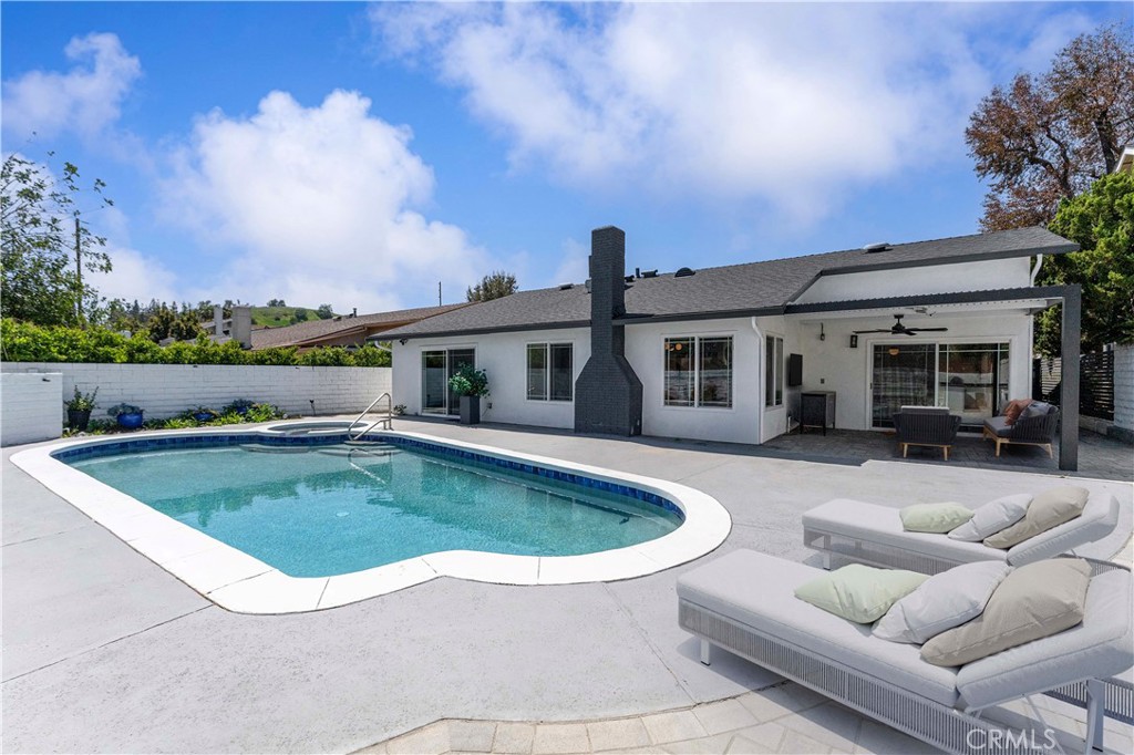 7520 Bobbyboyar Avenue