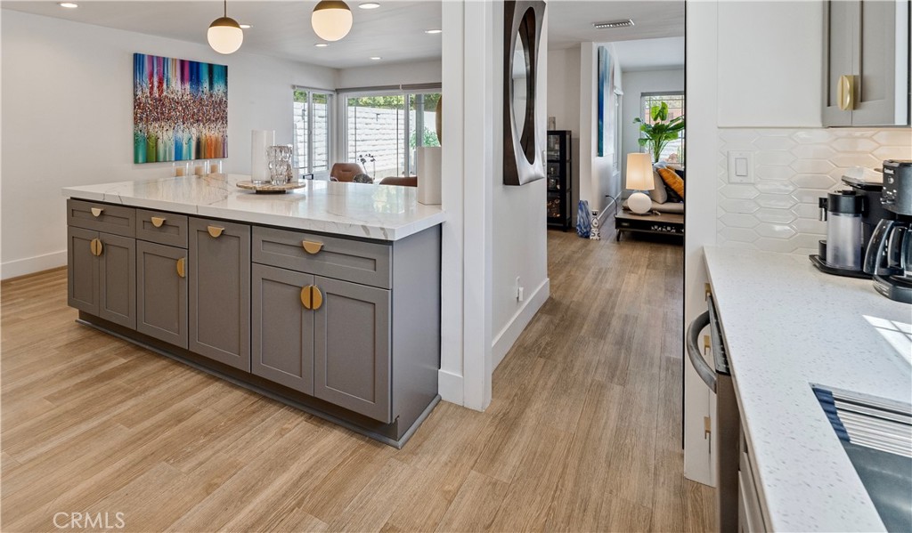 7520 Bobbyboyar Avenue