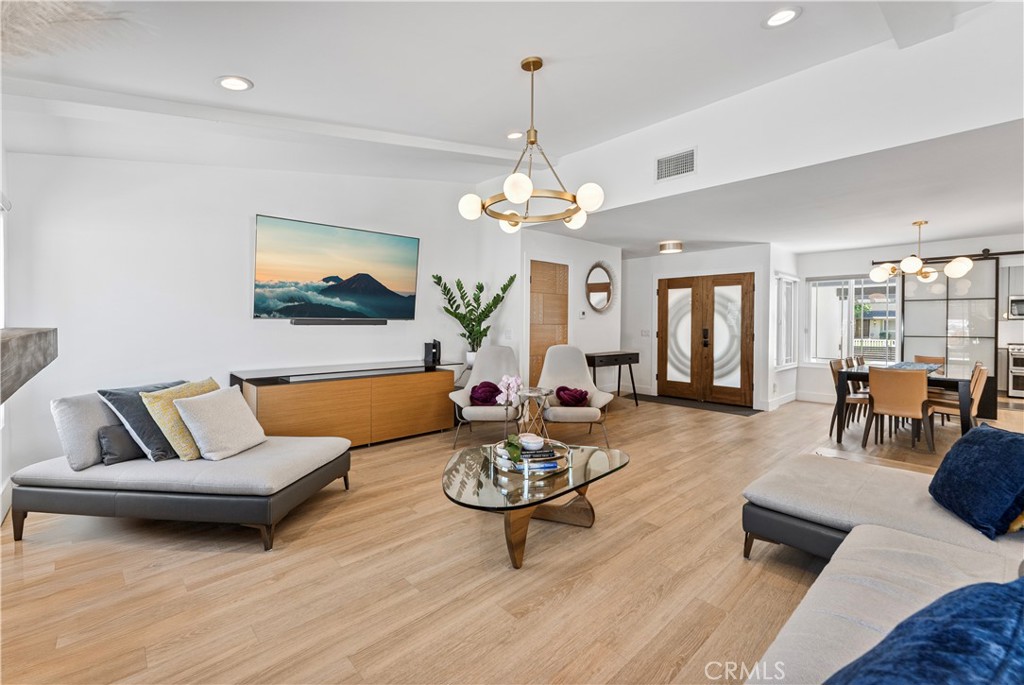 7520 Bobbyboyar Avenue