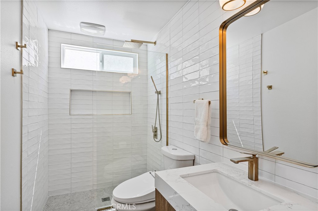 7520 Bobbyboyar Avenue