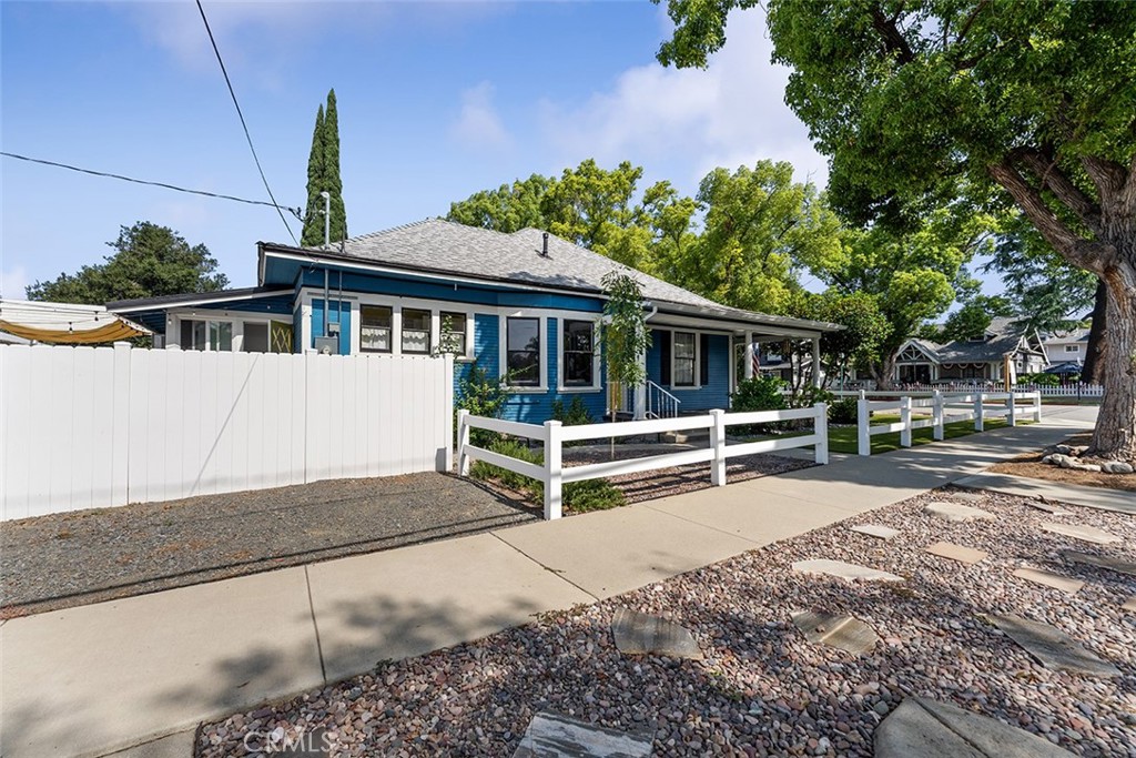 2280 Bonita Avenue