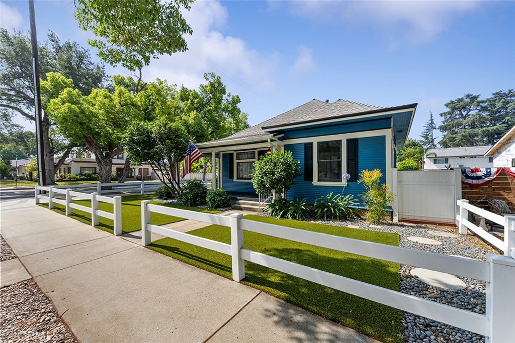 2280 Bonita Avenue