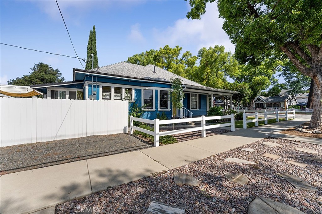 2280 Bonita Avenue