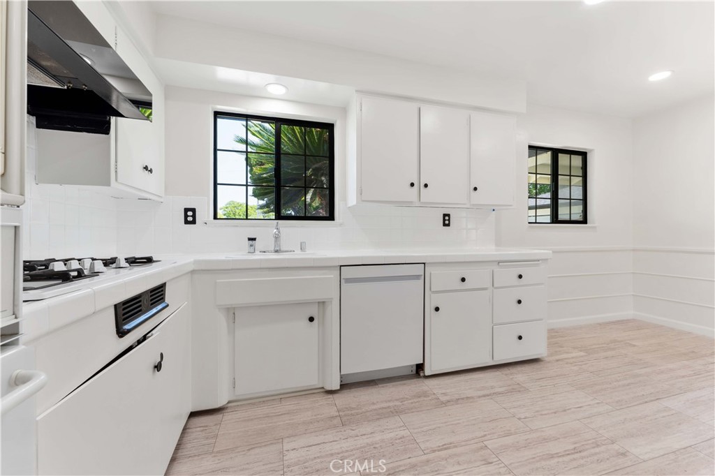 1315 E Wingate Street