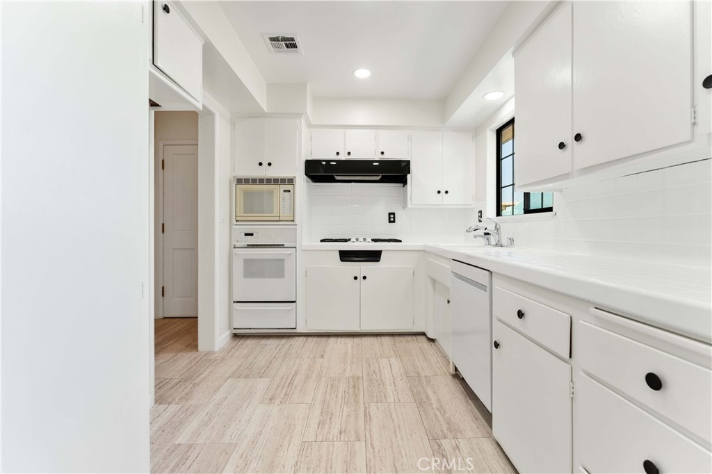 1315 E Wingate Street