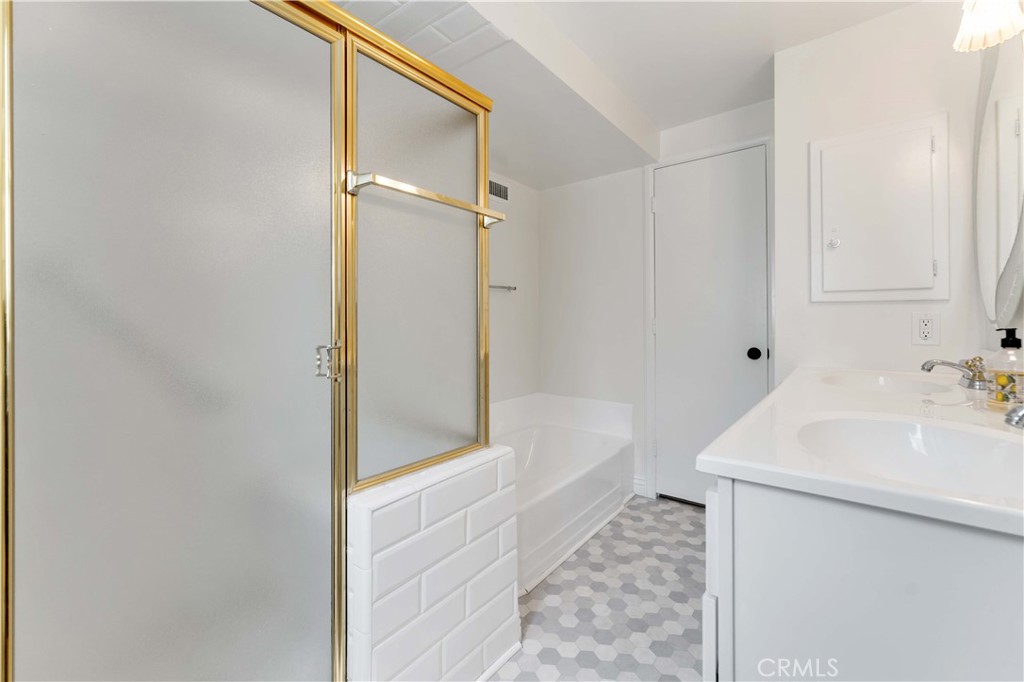 1315 E Wingate Street