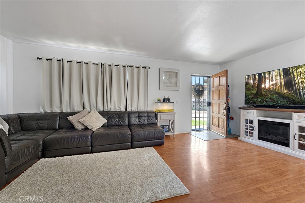 1553 Dennis Place