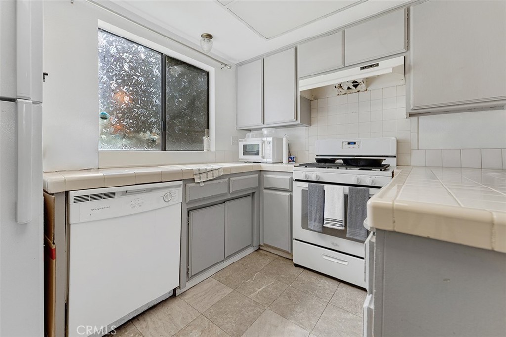 1553 Dennis Place