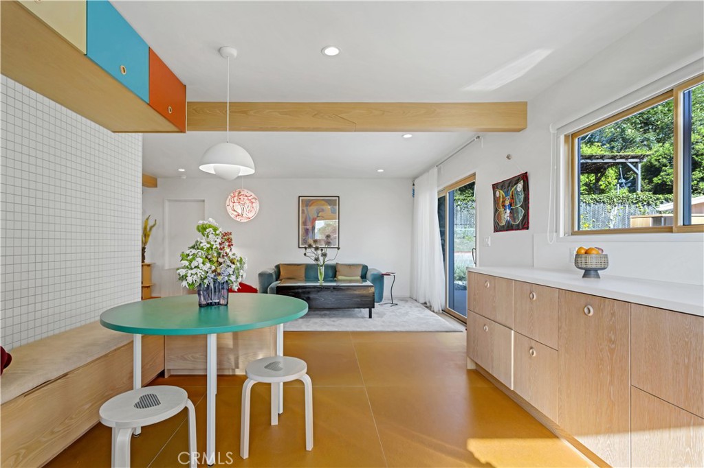 6236 Springvale Drive