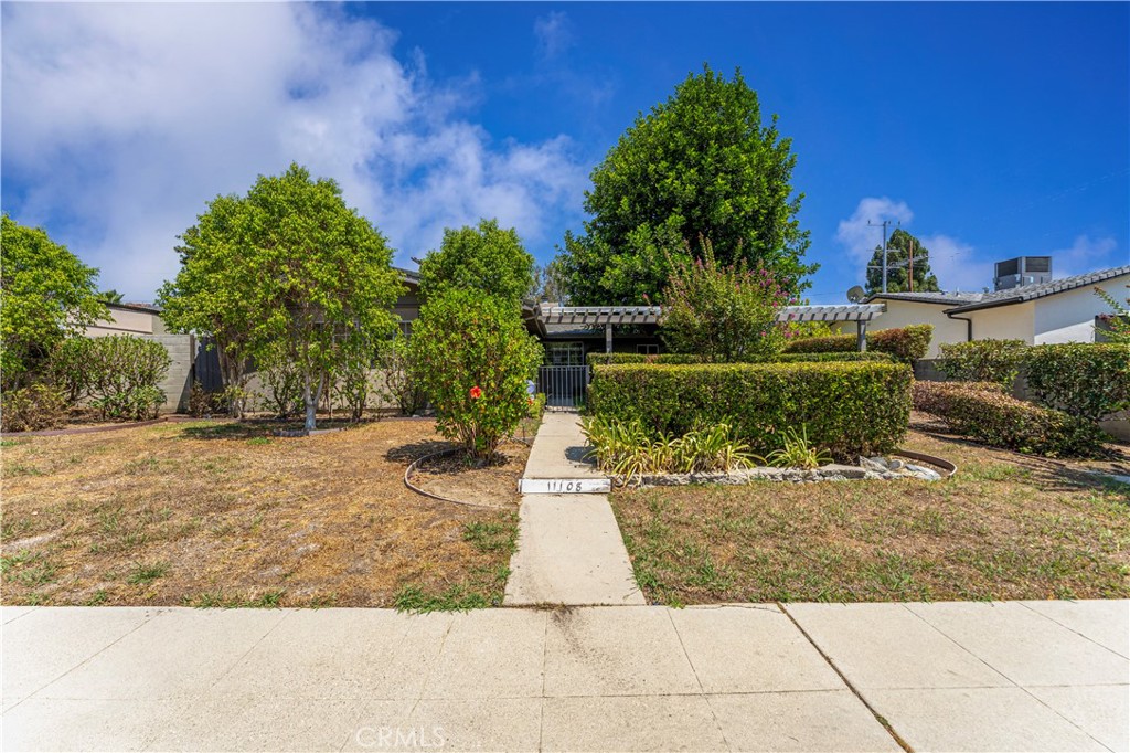 11108 Louise Avenue