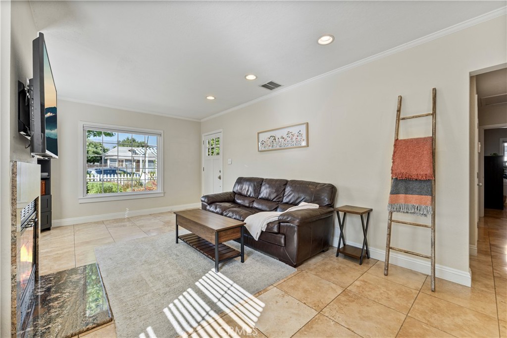 2682 Bonita Avenue