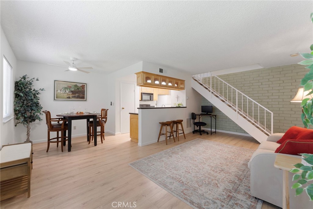 978 W Calle Del Sol 2