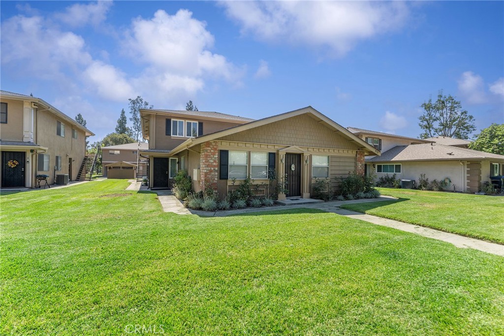 978 W Calle Del Sol 2