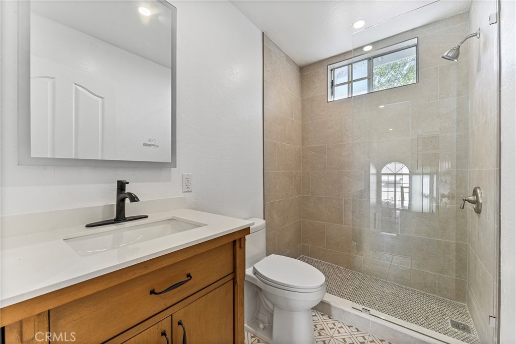 619 N Wilson Avenue B