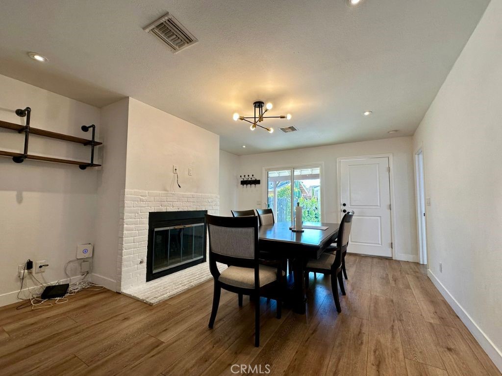 206 W Mountain View Avenue