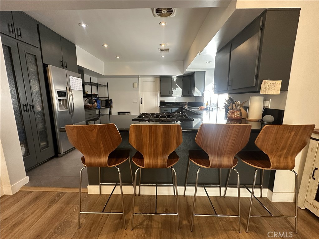 206 W Mountain View Avenue