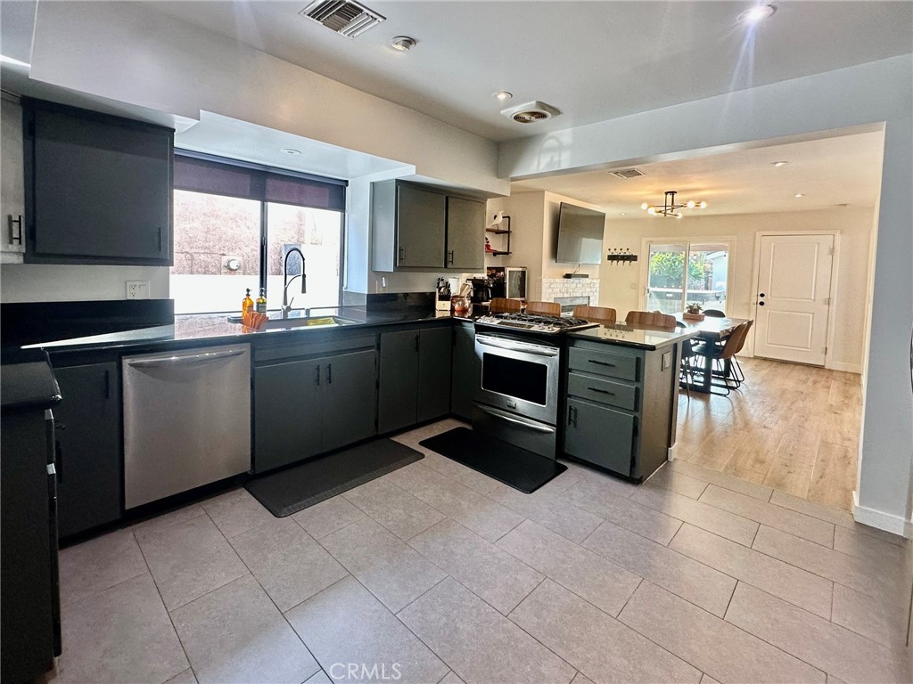 206 W Mountain View Avenue