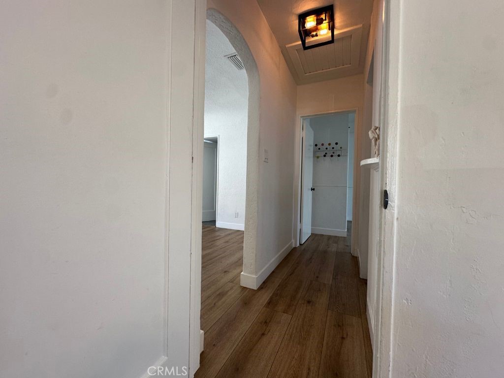 206 W Mountain View Avenue