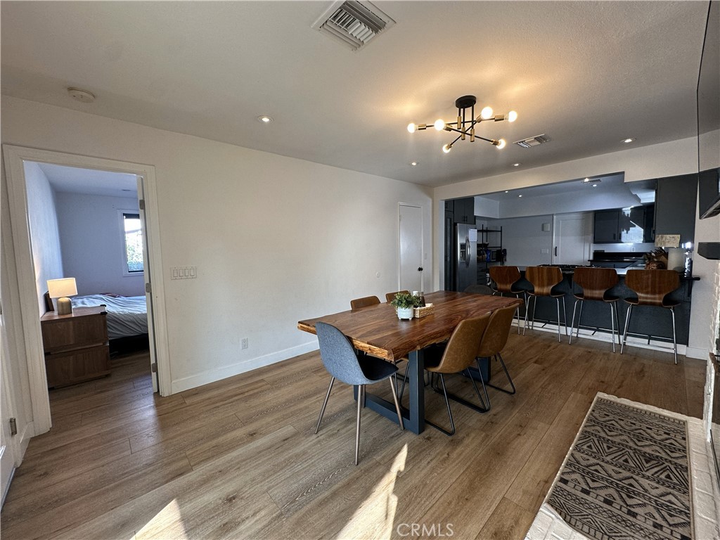 206 W Mountain View Avenue