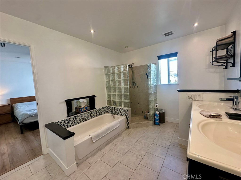 206 W Mountain View Avenue